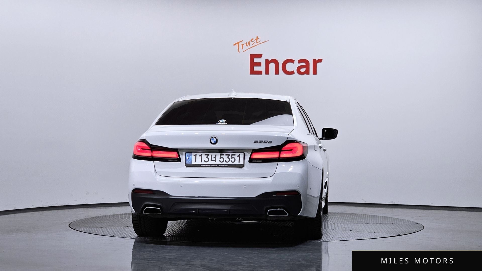 BMW 5 Series (G30) 2021 — миниатюра 4