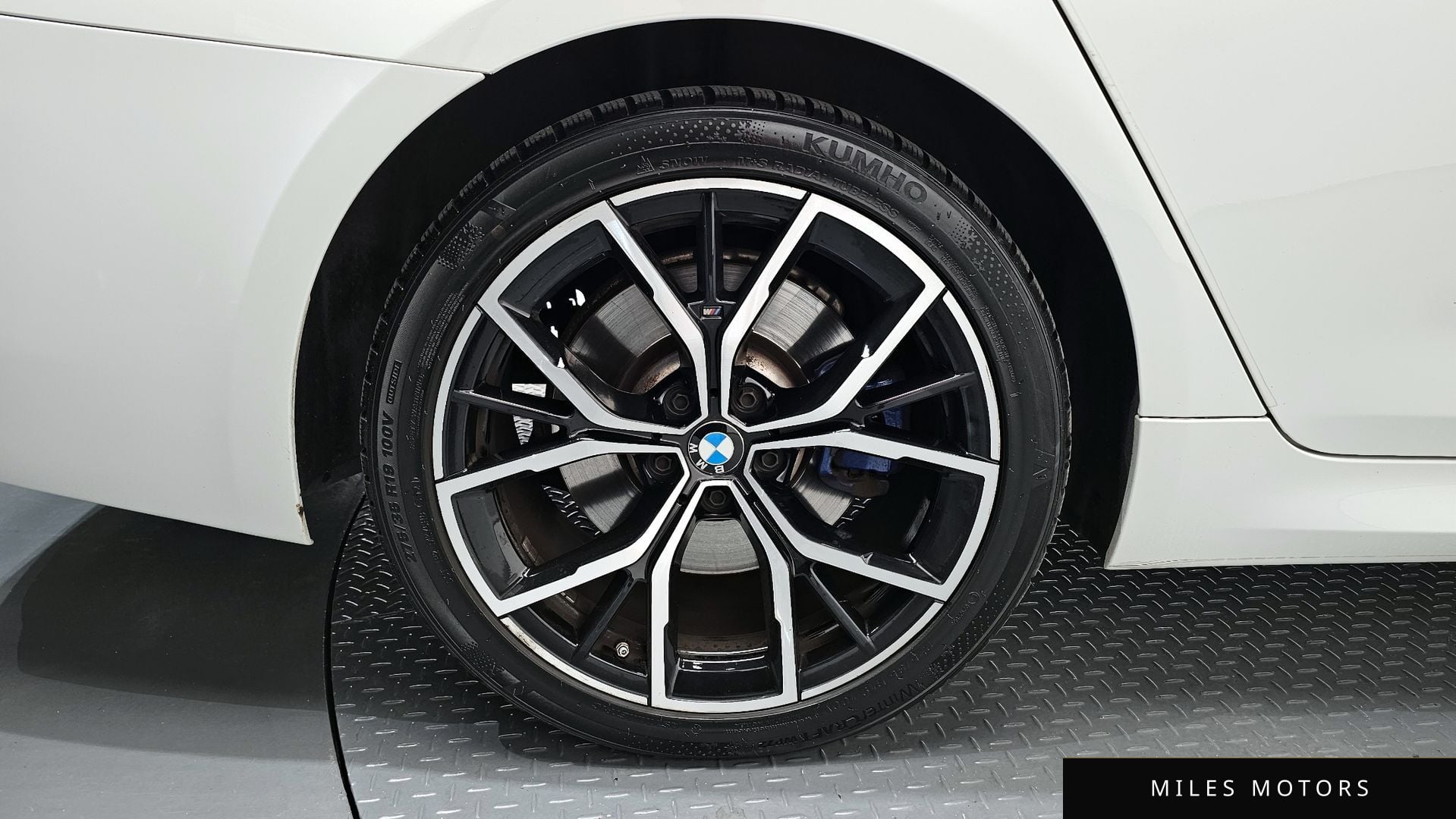 BMW 5 Series (G30) 2021 — миниатюра 5