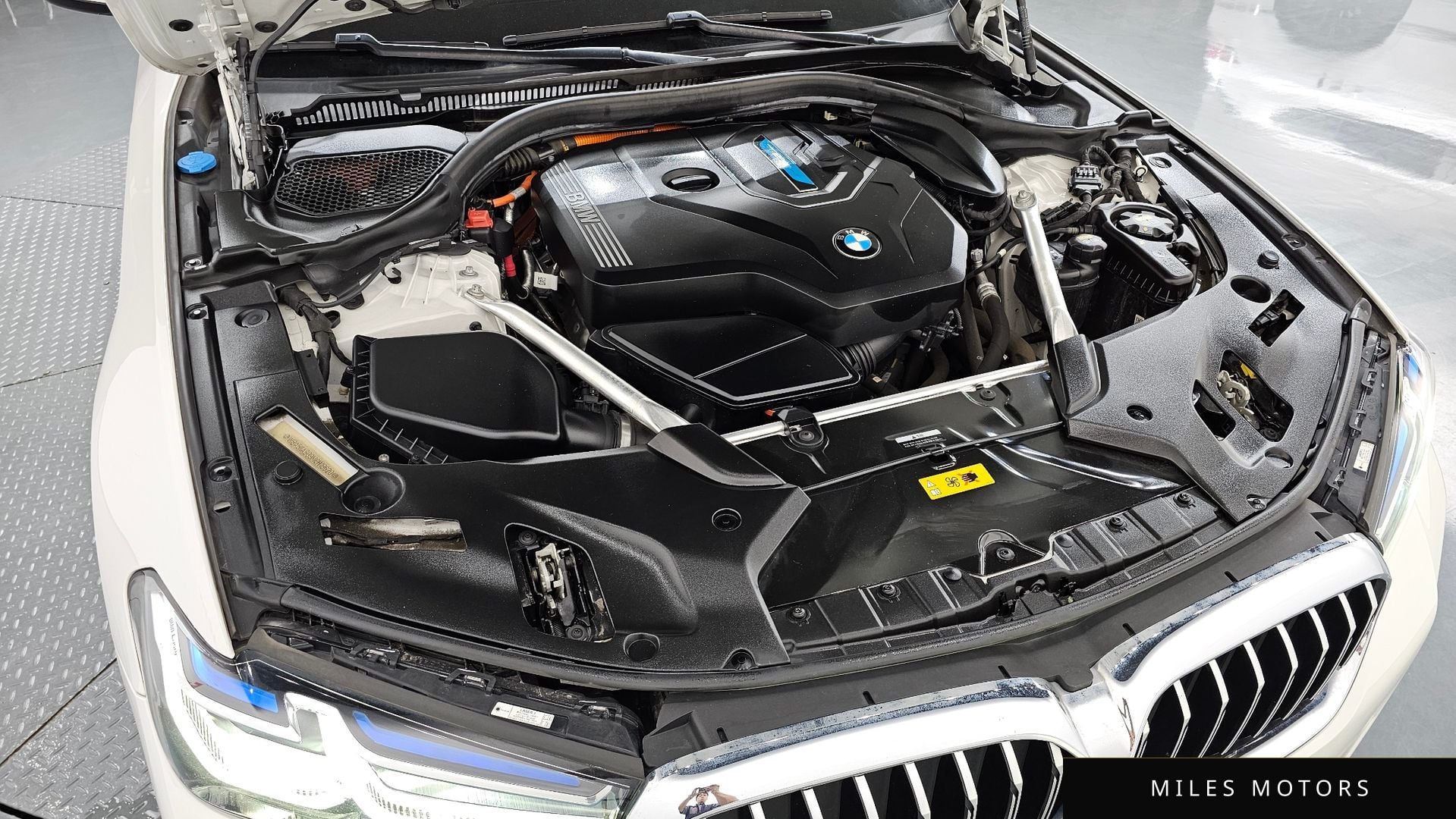 BMW 5 Series (G30) 2021 — миниатюра 6