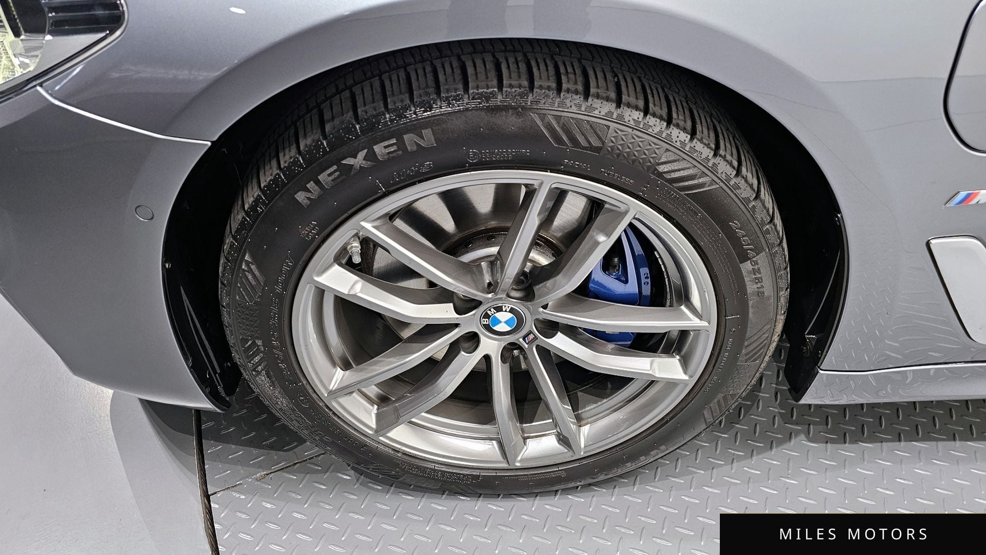 BMW 5 Series (G30) 2020 — миниатюра 5