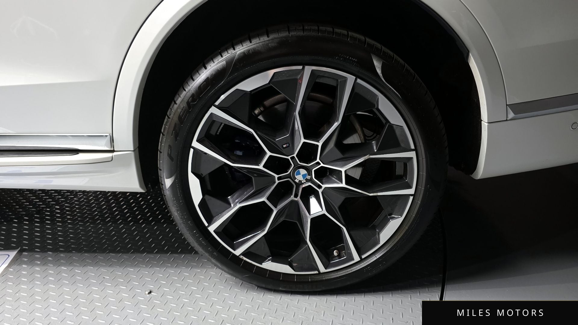 BMW X7 (G07) 2024 — миниатюра 7