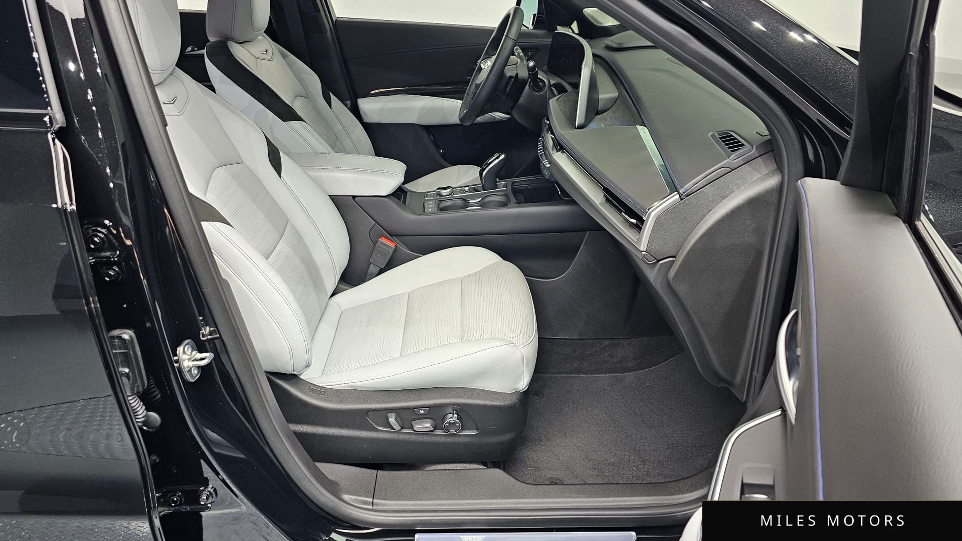 Cadillac XT4 2024 — миниатюра 16