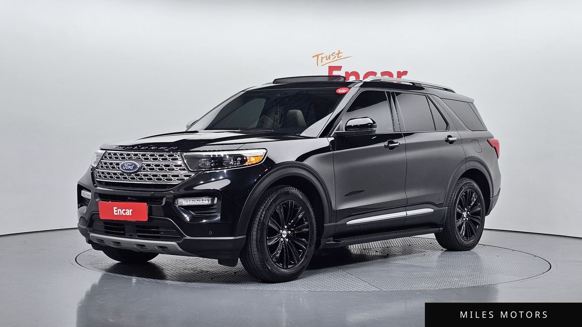 Ford Explorer 2020 — фото 1 из 12