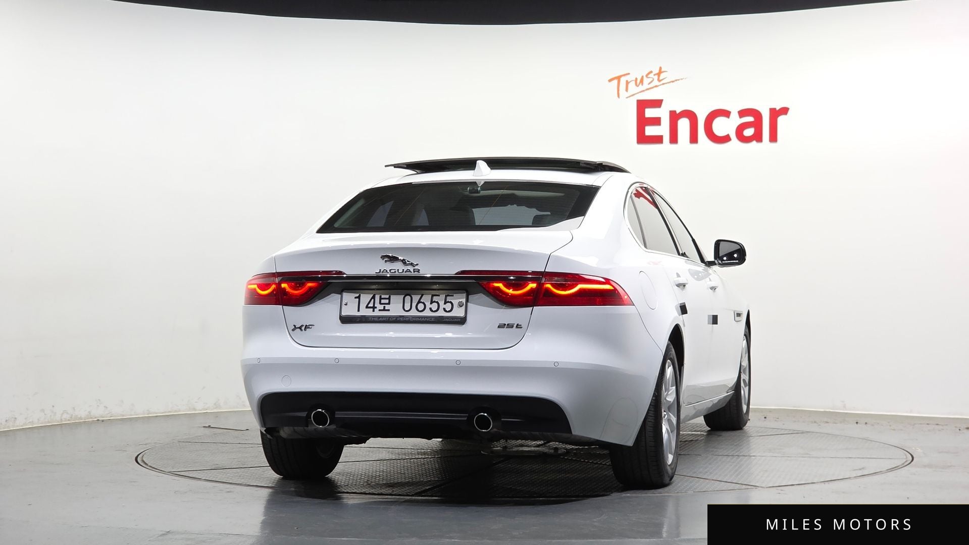 Jaguar XF (X260) 2017 — миниатюра 4