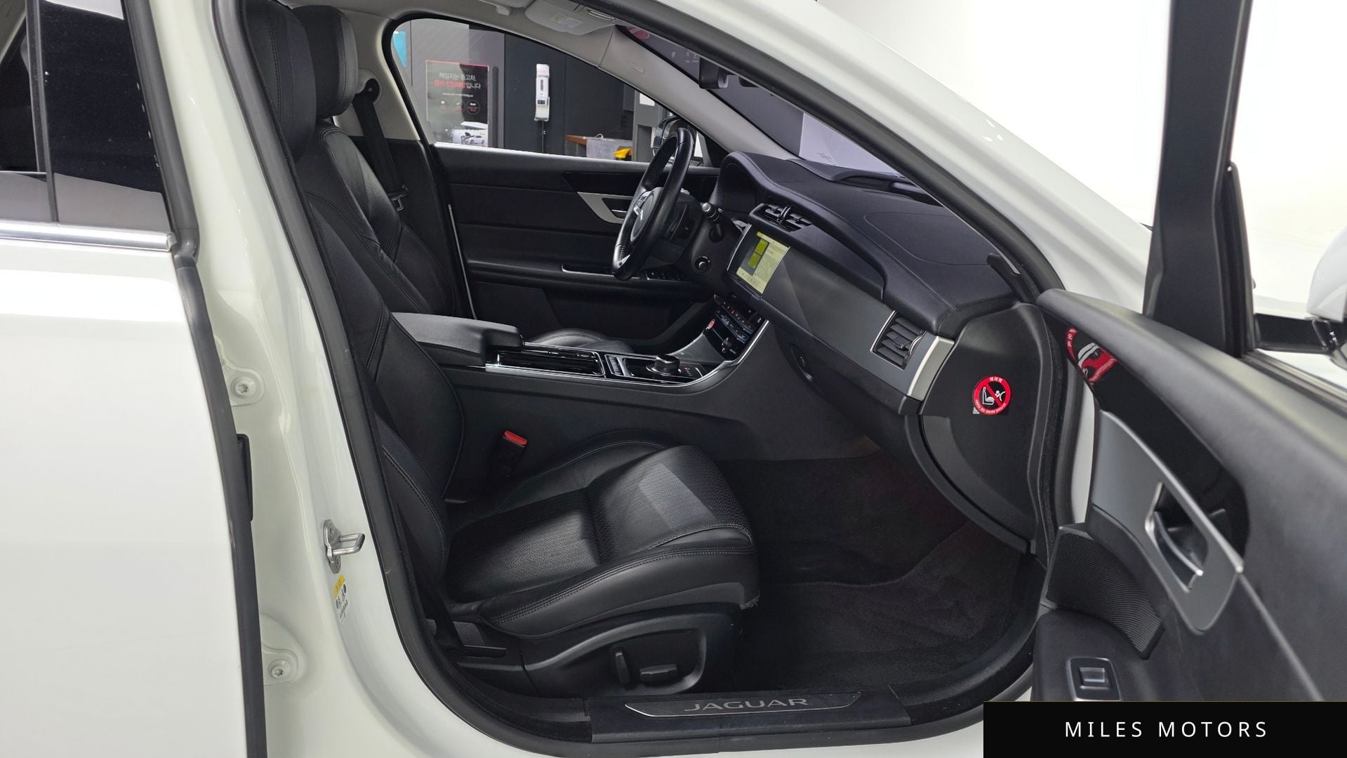 Jaguar XF (X260) 2017 — миниатюра 11