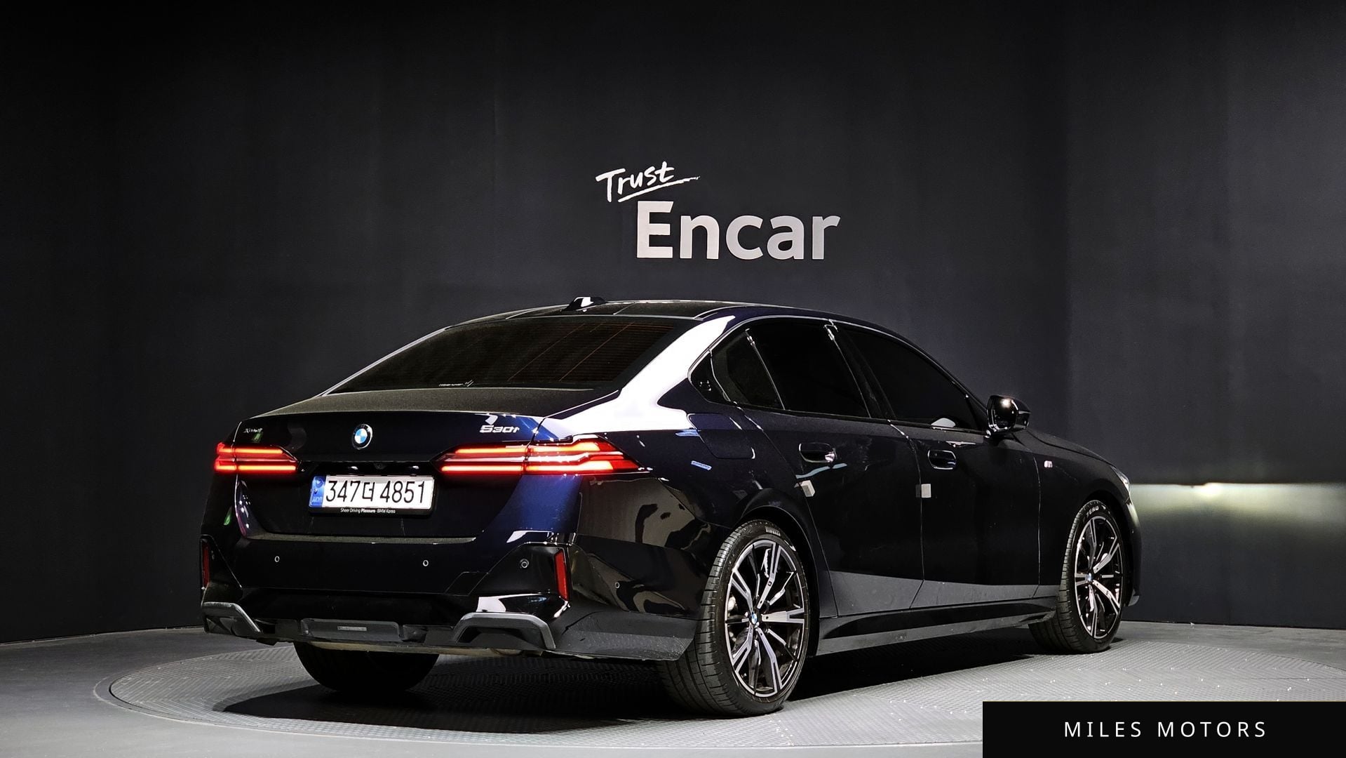 BMW 5 Series (G60) 2024 — миниатюра 2