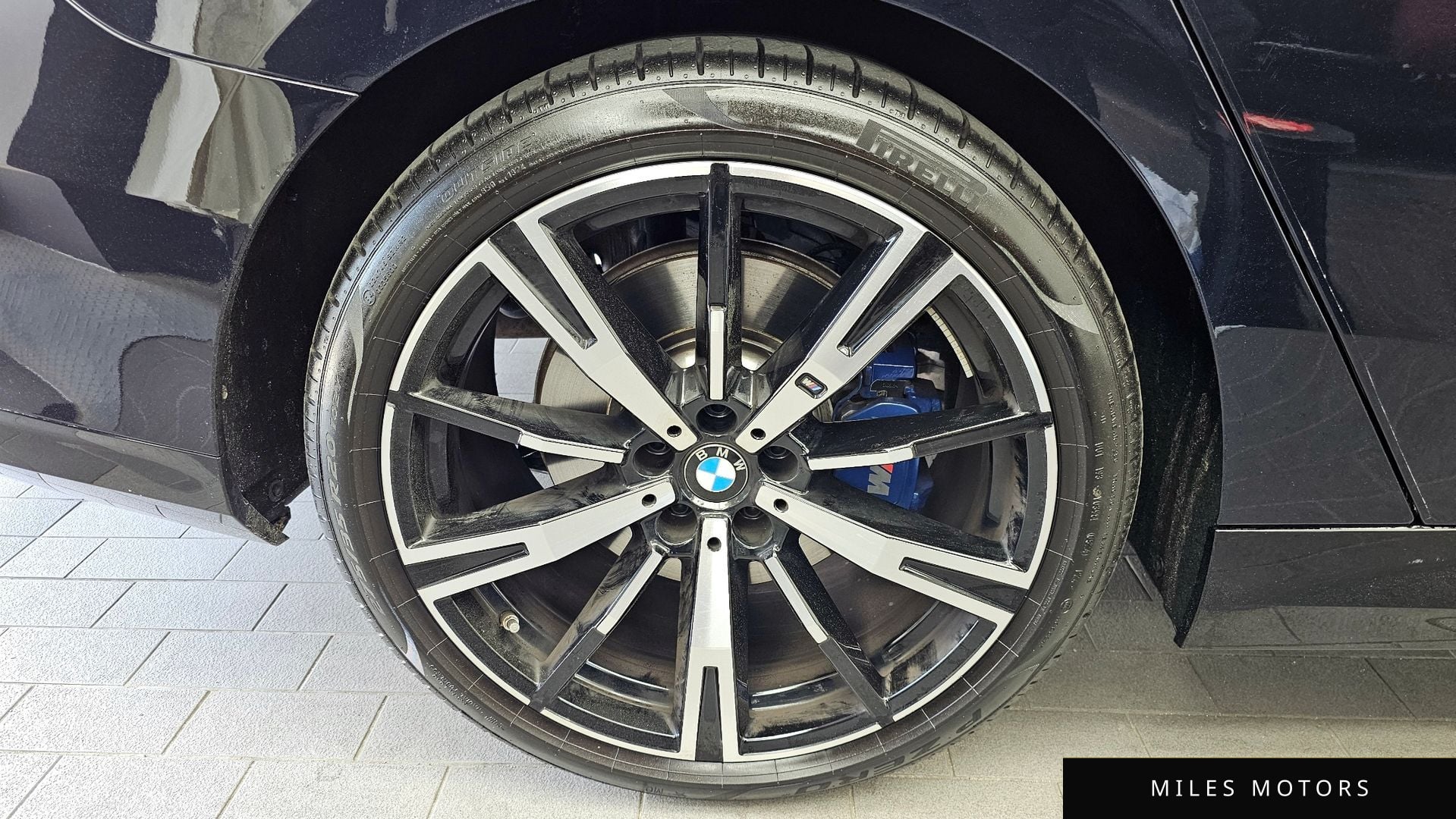 BMW 5 Series (G60) 2024 — миниатюра 5