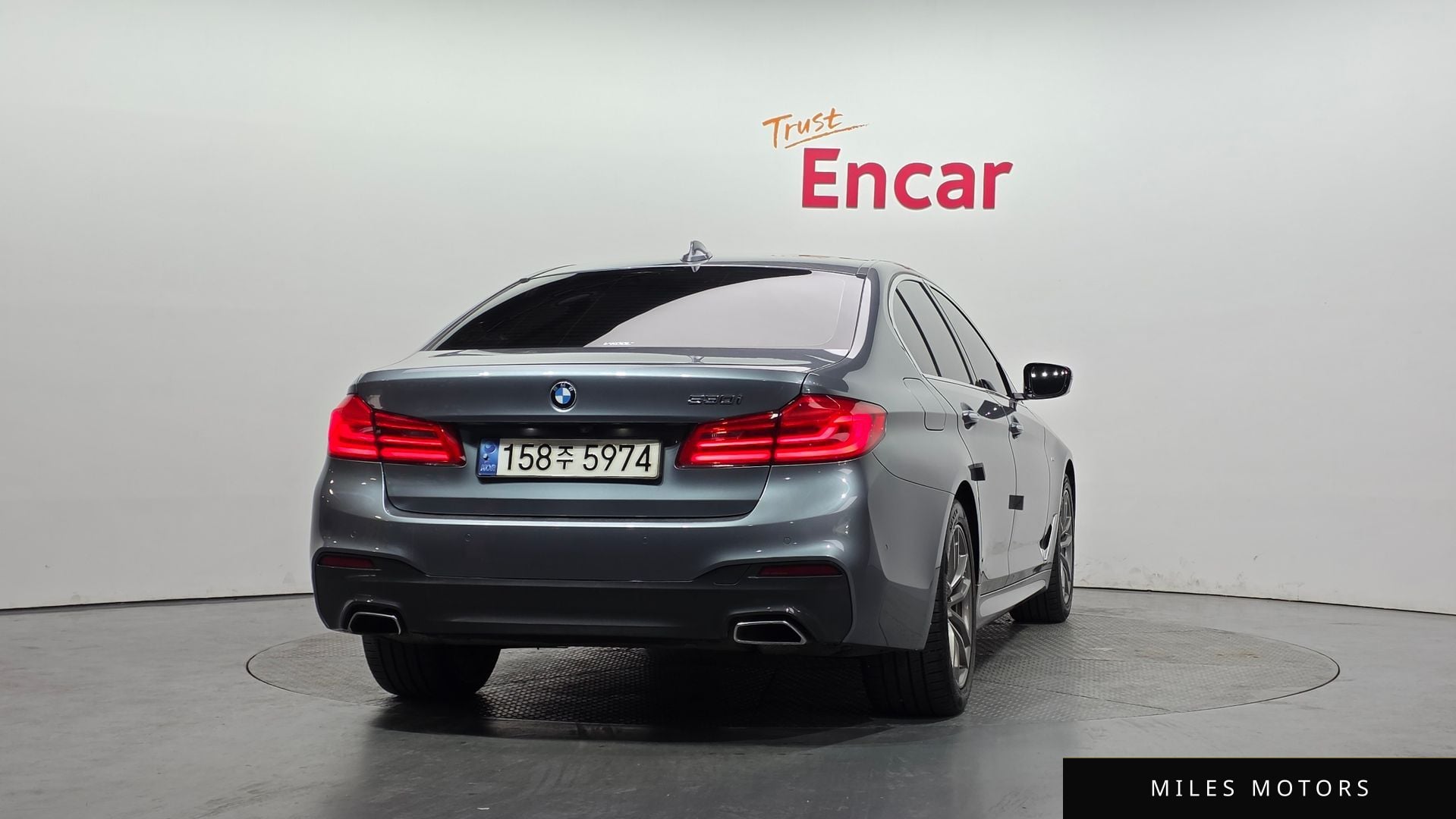 BMW 5 Series (G30) 2018 — миниатюра 4