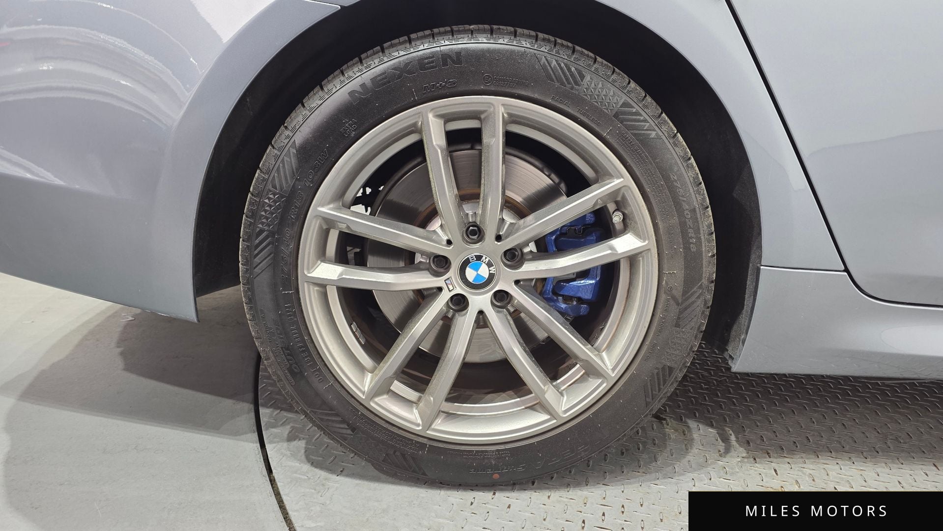 BMW 5 Series (G30) 2018 — миниатюра 5