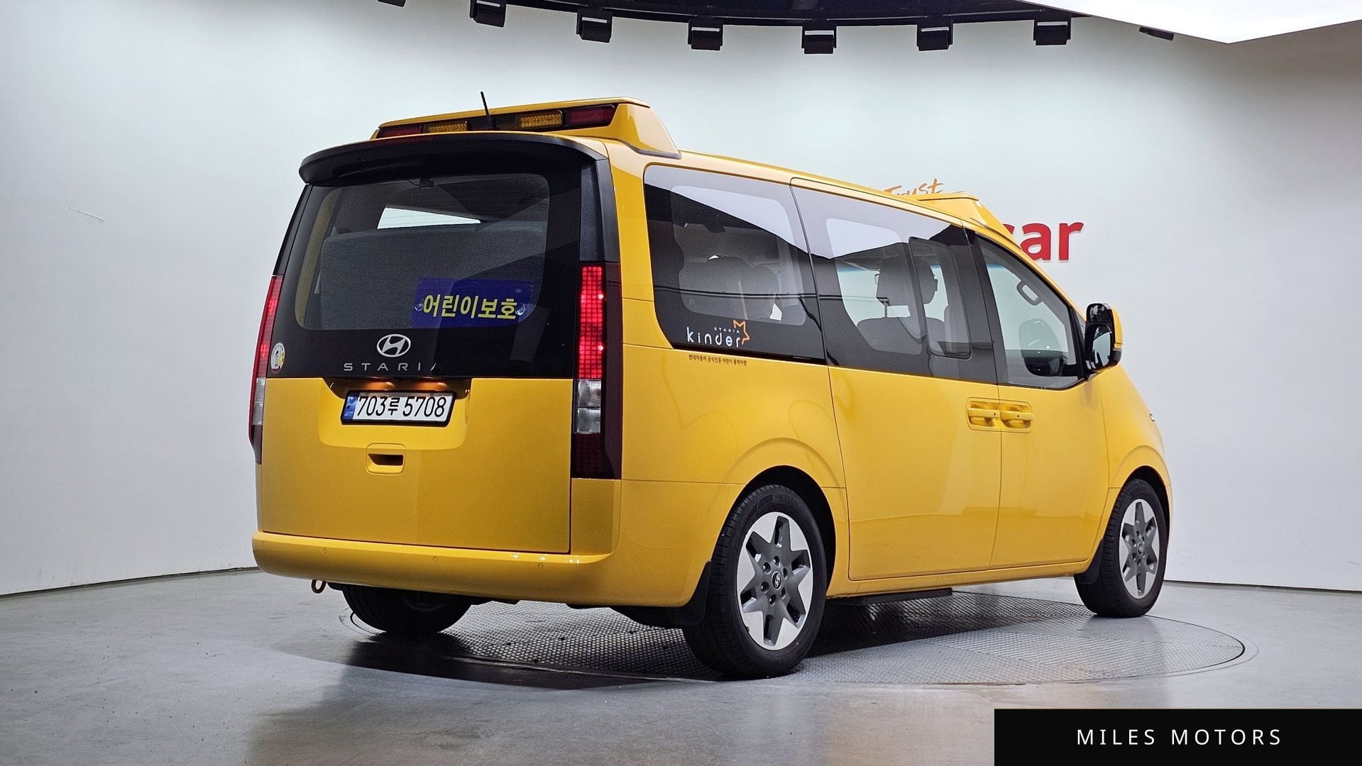 Hyundai Staria 2025 — миниатюра 2