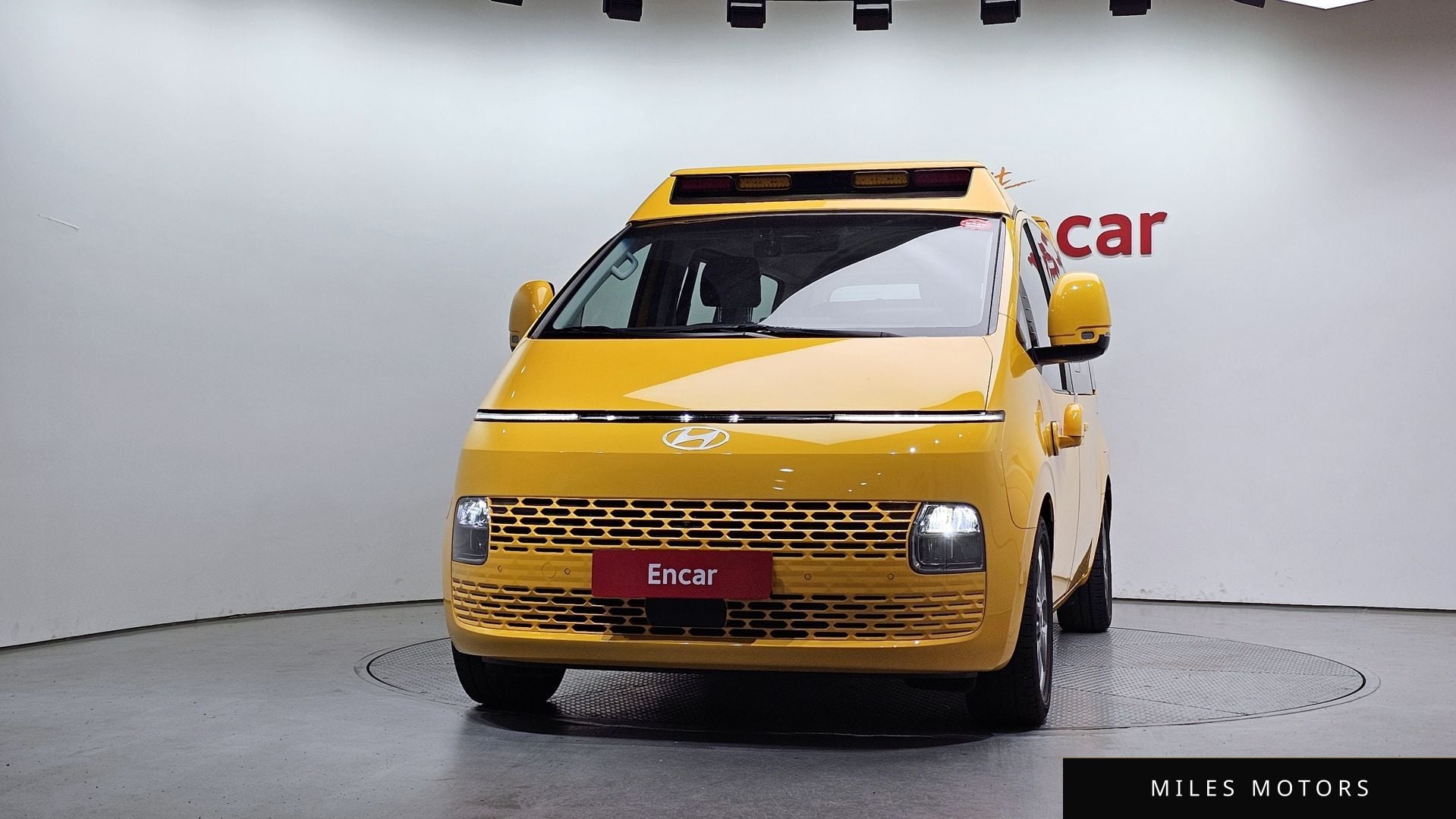 Hyundai Staria 2025 — миниатюра 3