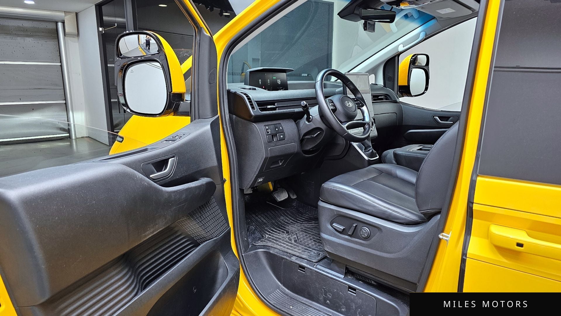 Hyundai Staria 2025 — миниатюра 10
