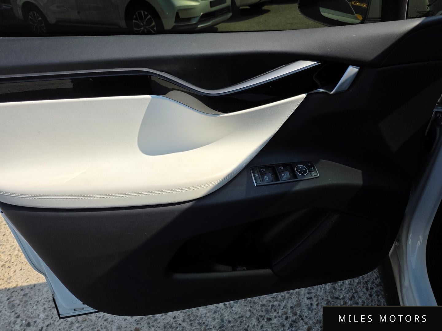 Tesla Model X 2019 — миниатюра 6