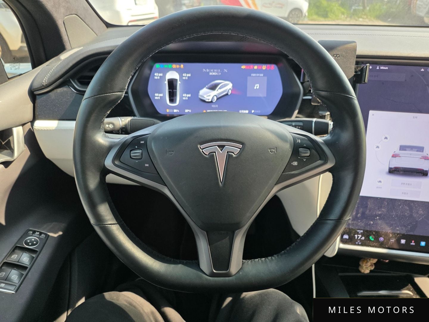 Tesla Model X 2019 — миниатюра 7