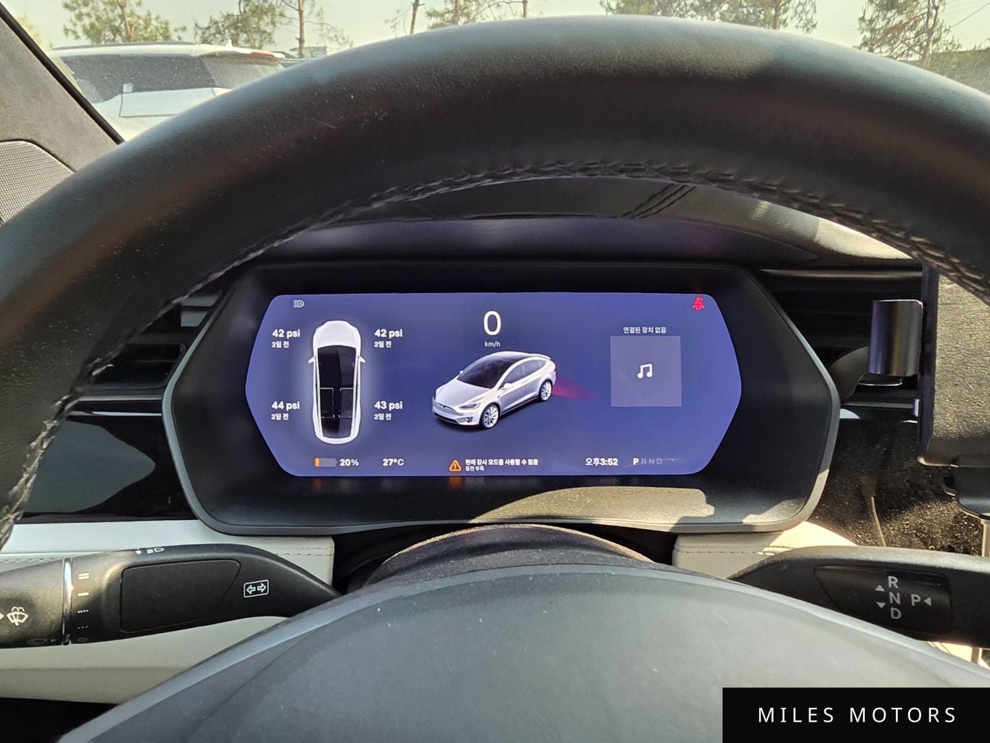 Tesla Model X 2019 — миниатюра 8