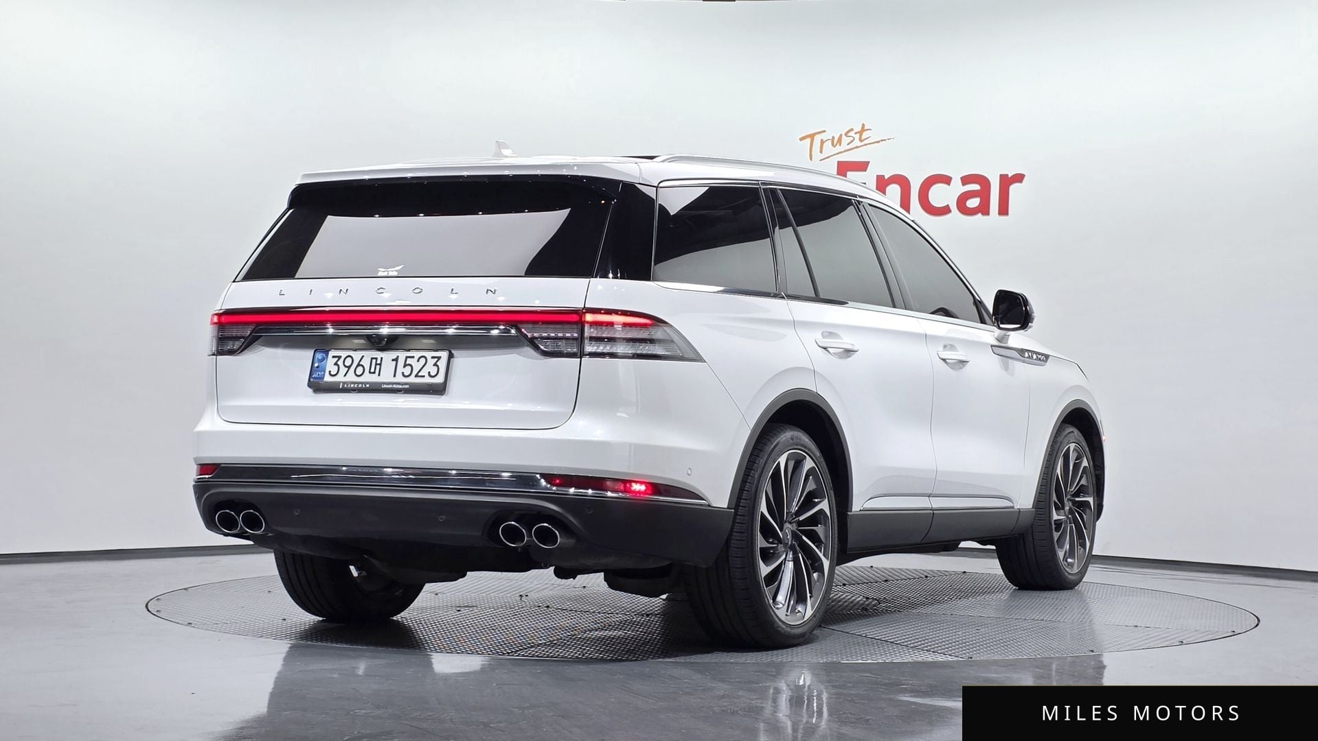 Lincoln Aviator 2021 — фото 1 из 12
