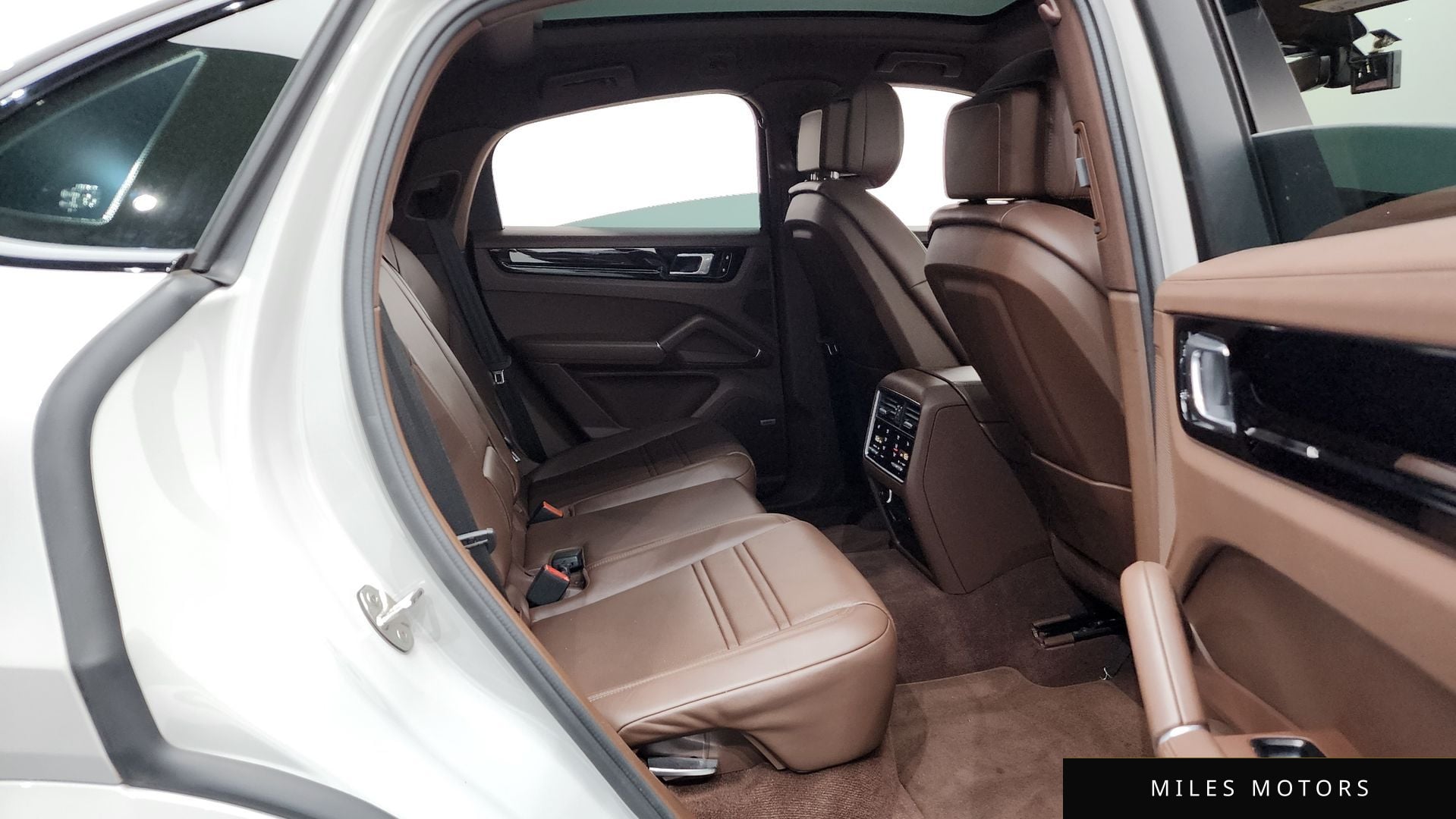 Porsche Cayenne 2021 — миниатюра 17