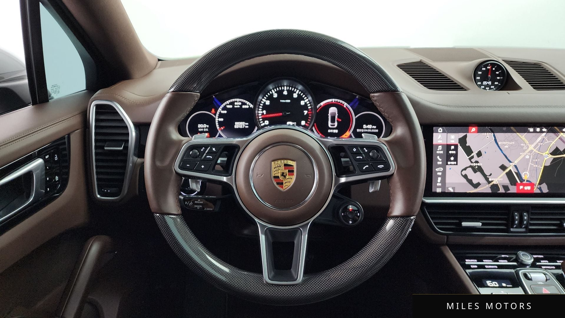 Porsche Cayenne 2021 — миниатюра 18