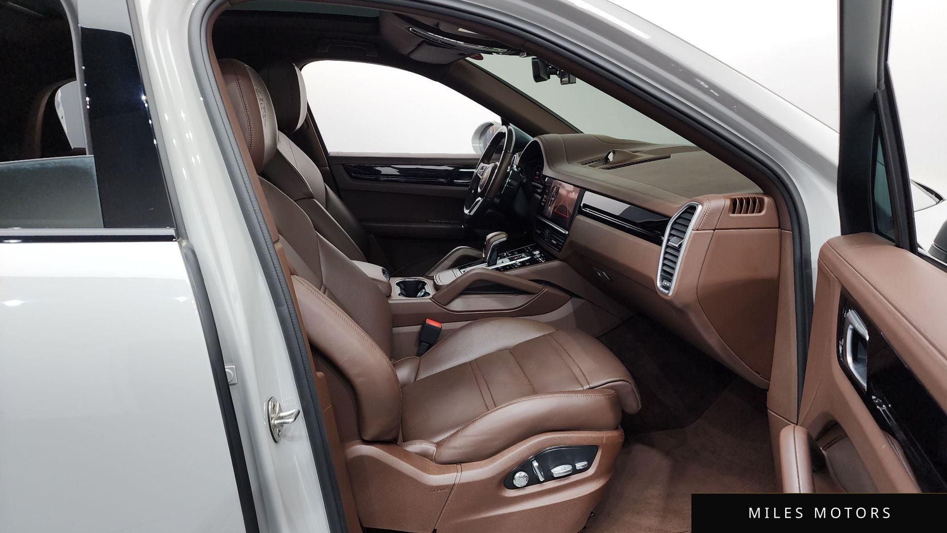 Porsche Cayenne 2021 — миниатюра 16
