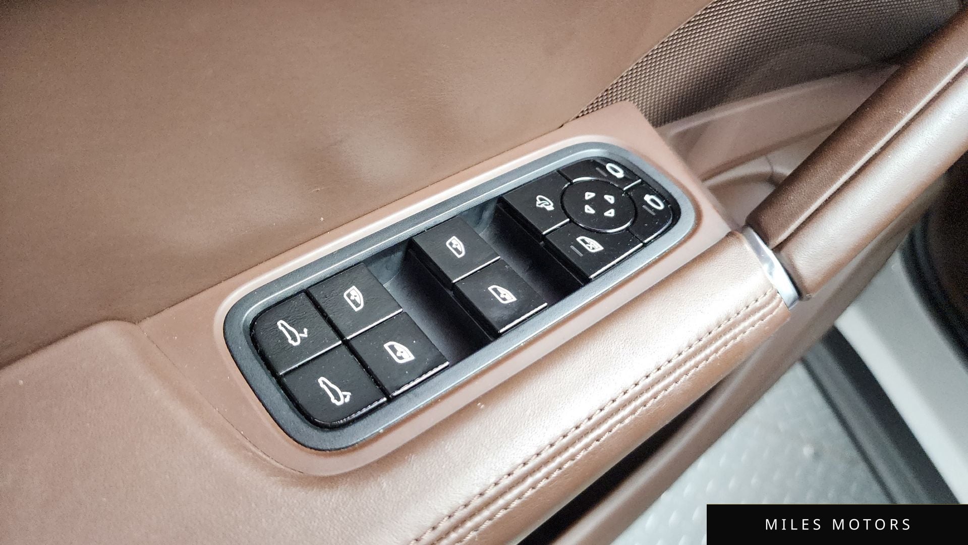 Porsche Cayenne 2021 — миниатюра 37