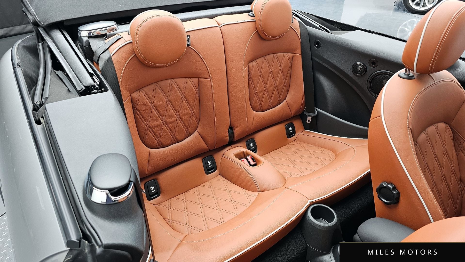 MINI Cooper Convertible 2024 — миниатюра 17