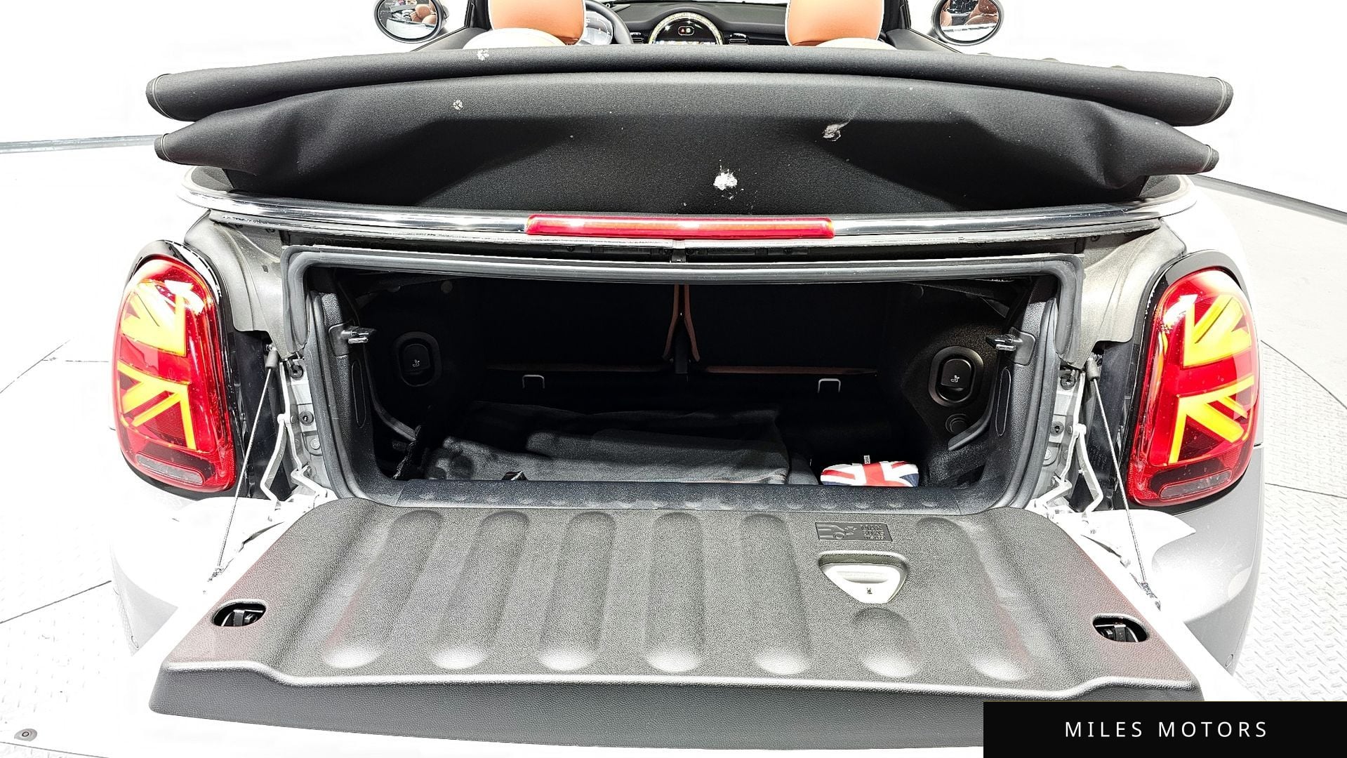 MINI Cooper Convertible 2024 — миниатюра 26