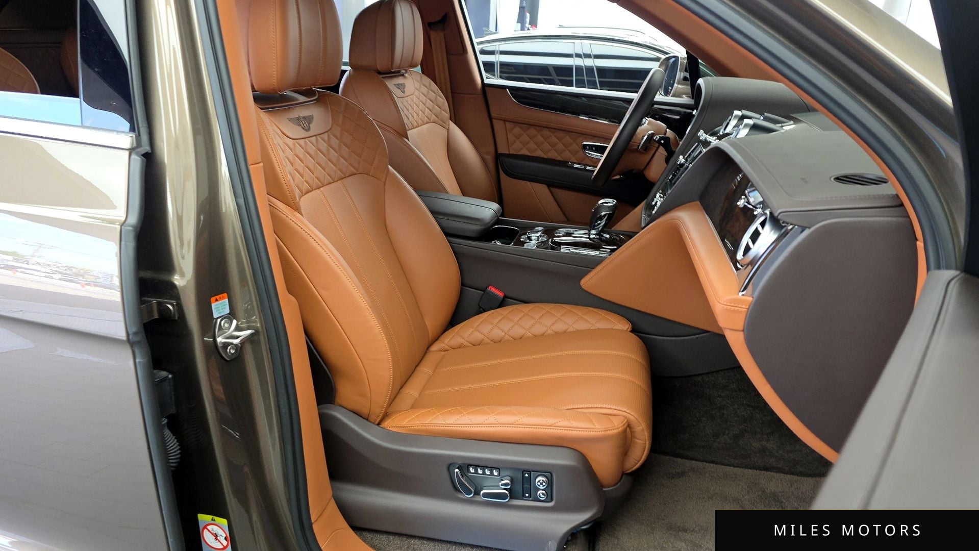 Bentley Bentayga 2017 — миниатюра 11