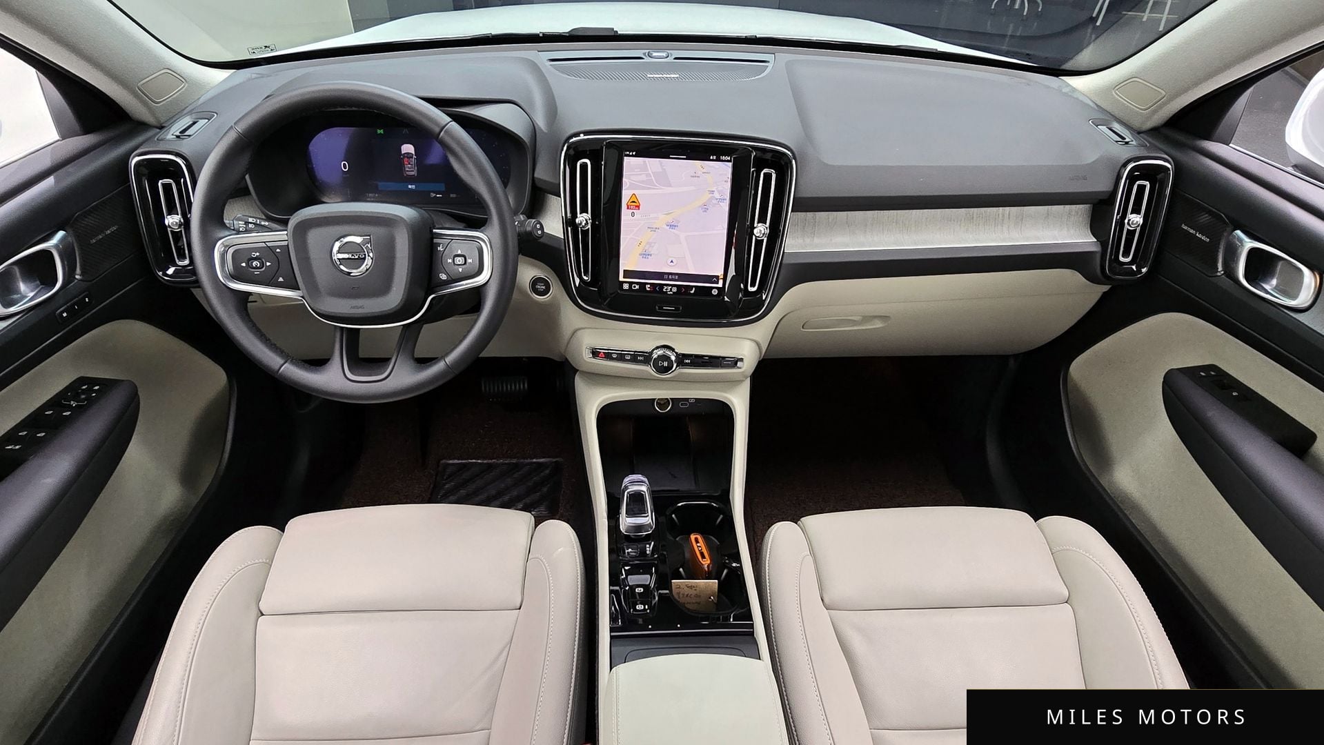 Volvo XC40 2025 — миниатюра 10