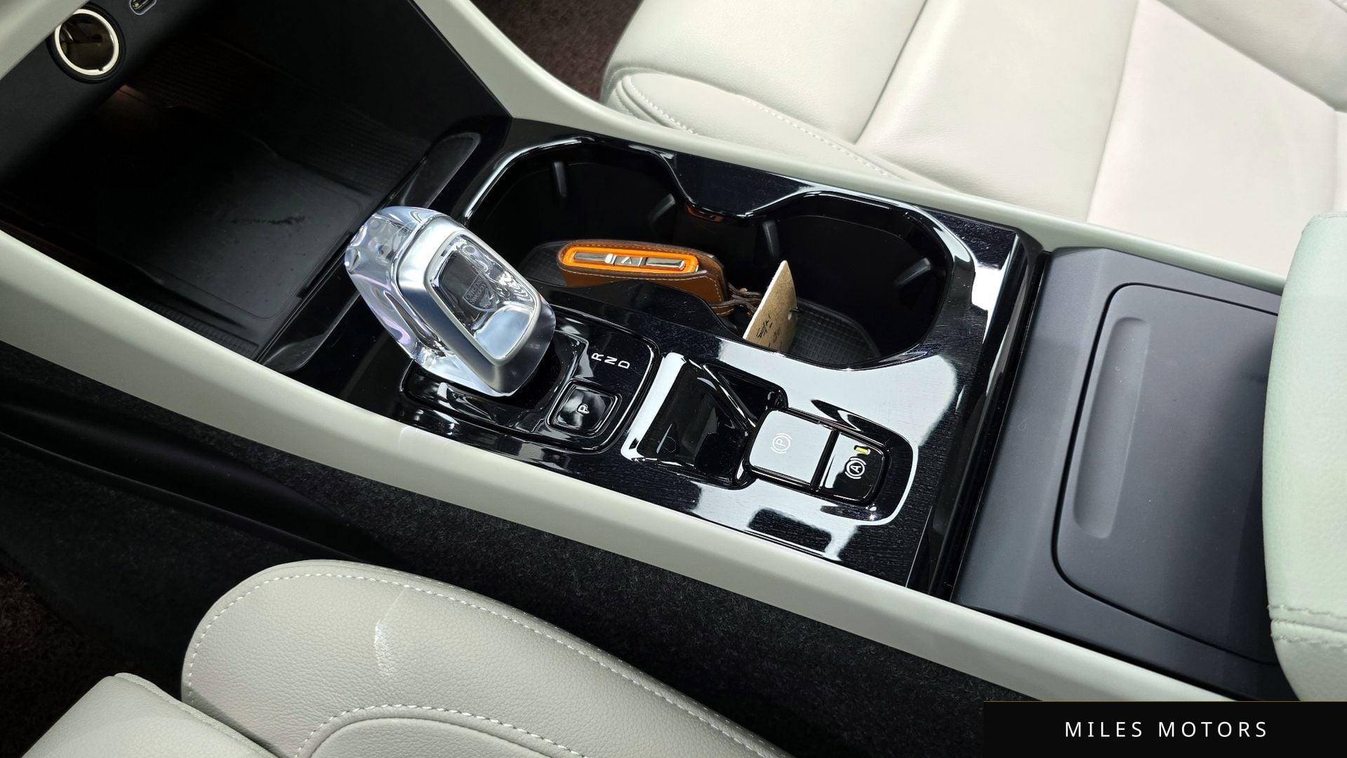 Volvo XC40 2025 — миниатюра 12