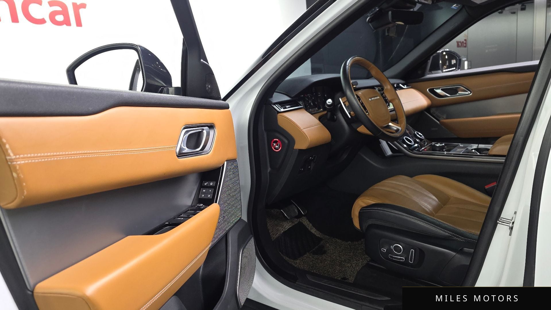 Land Rover Range Rover Velar 2018 — миниатюра 10