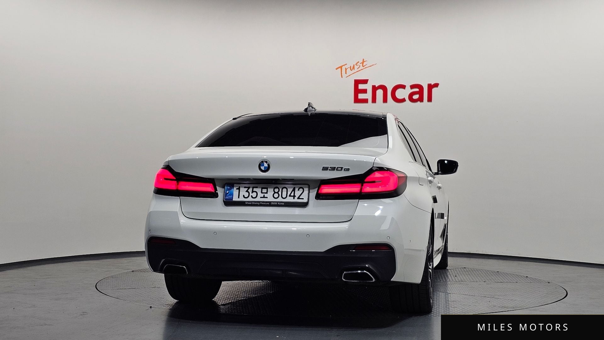 BMW 5 Series (G30) 2021 — миниатюра 3