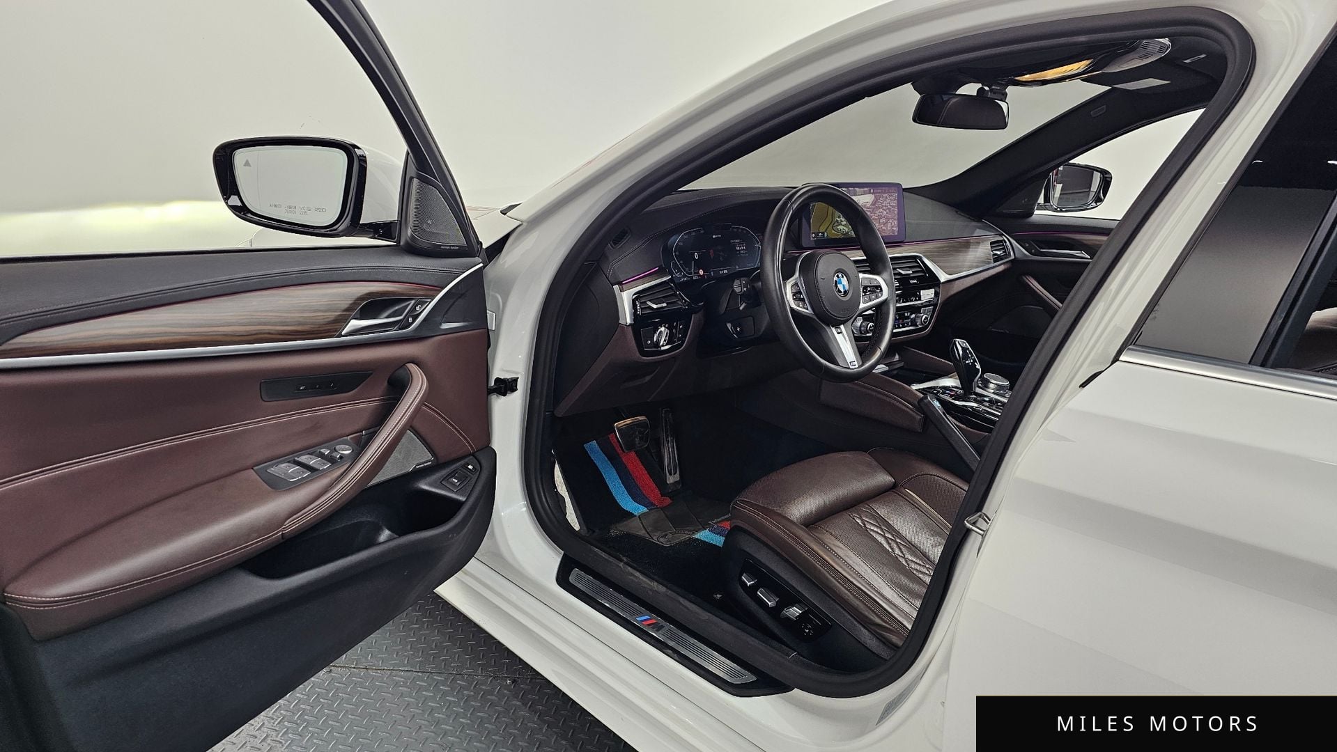 BMW 5 Series (G30) 2021 — миниатюра 12