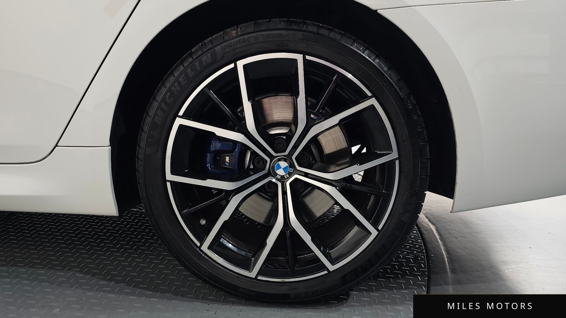 BMW 5 Series (G30) 2021 — миниатюра 6