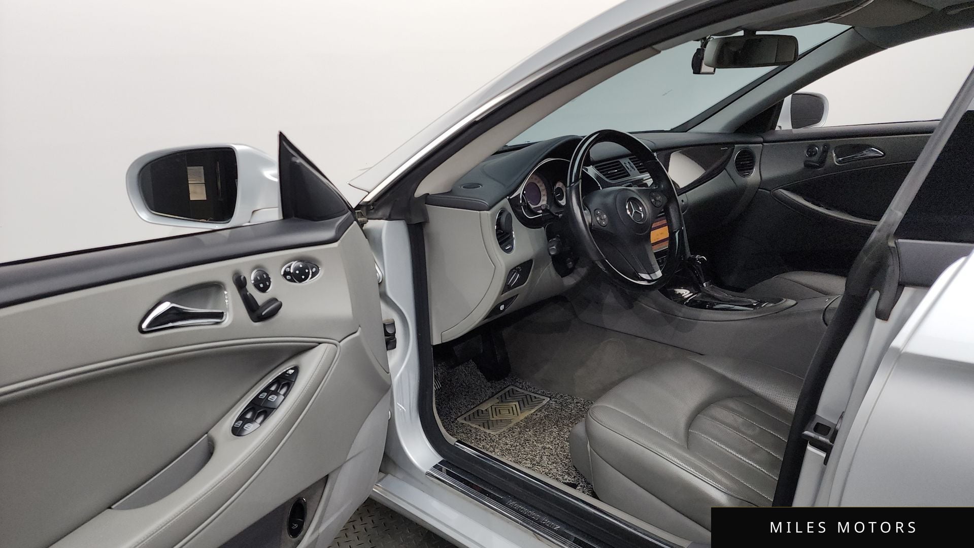 Mercedes-Benz CLS-Class W219 2009 — миниатюра 10
