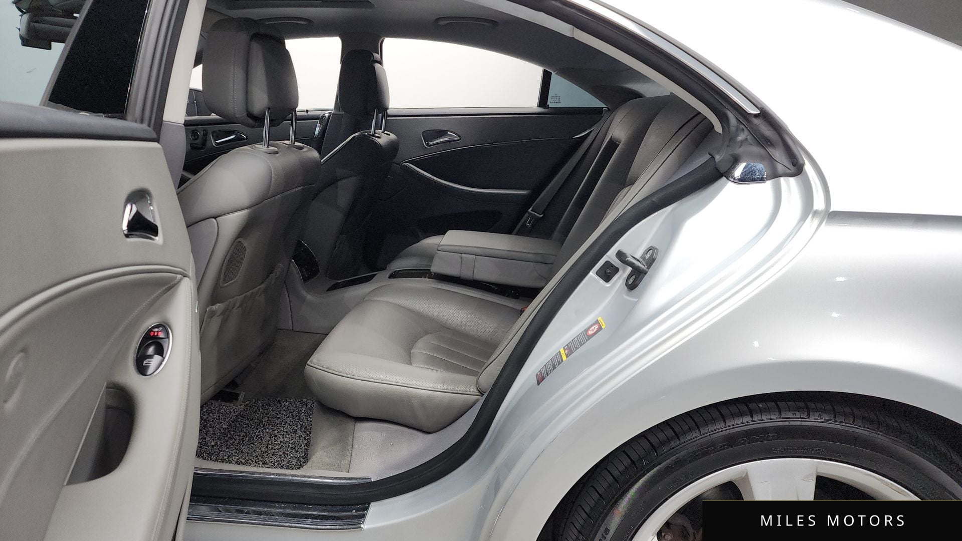 Mercedes-Benz CLS-Class W219 2009 — миниатюра 12