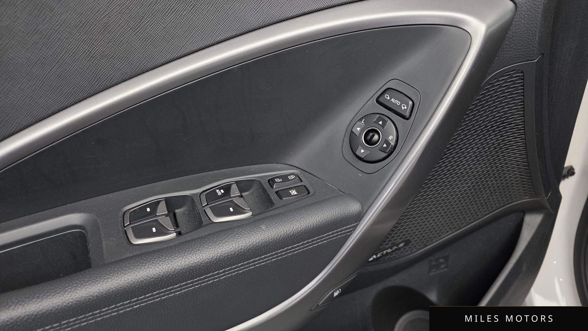 Hyundai Santafe 2013 — миниатюра 27