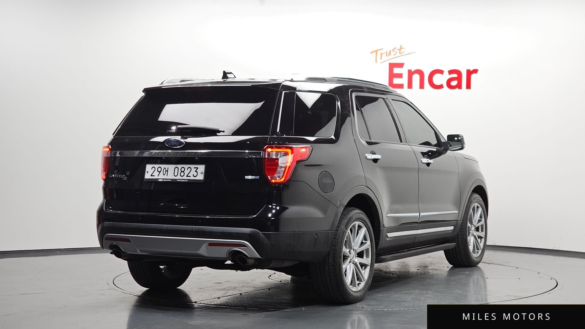 Ford Explorer 2016 — миниатюра 2