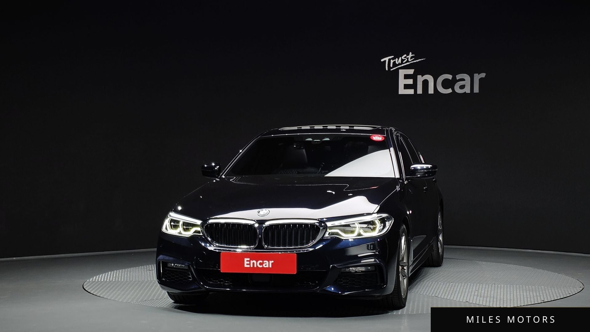 BMW 5 Series (G30) 2019 — миниатюра 3