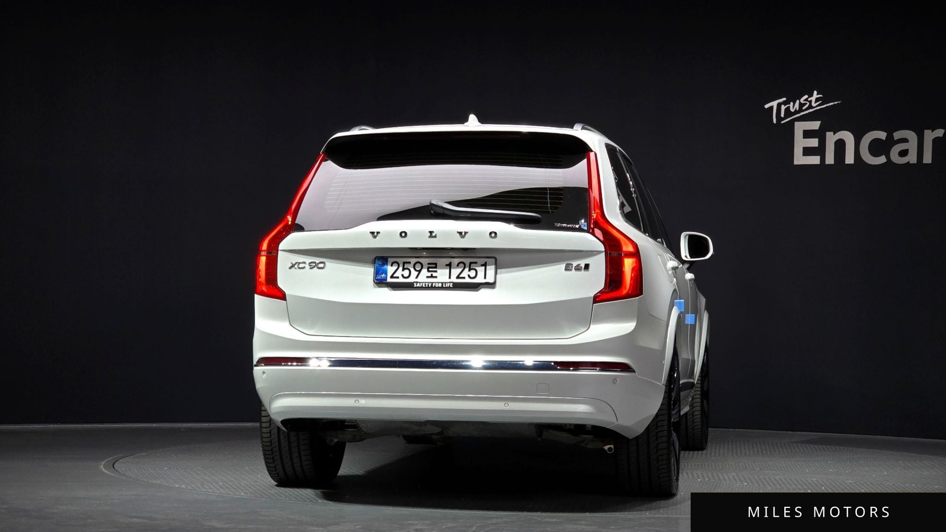 Volvo XC90 2025 — миниатюра 4