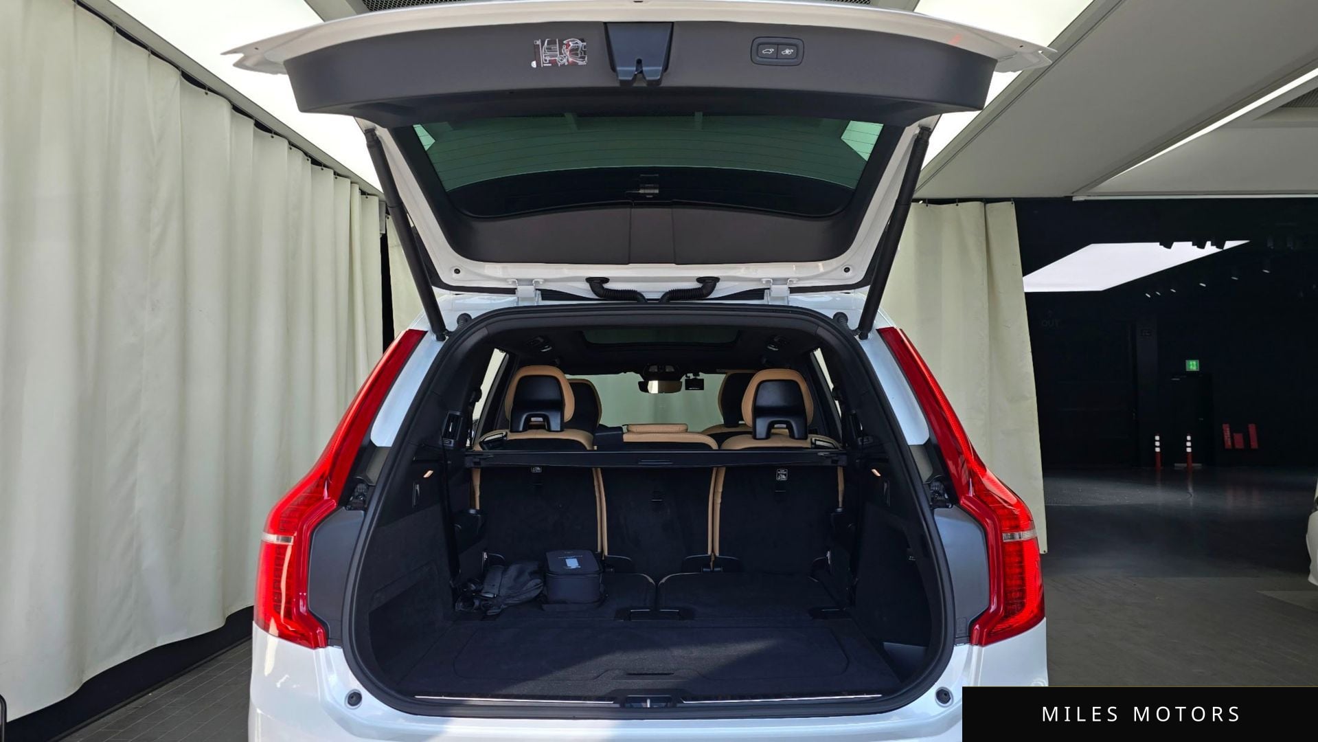 Volvo XC90 2025 — миниатюра 5