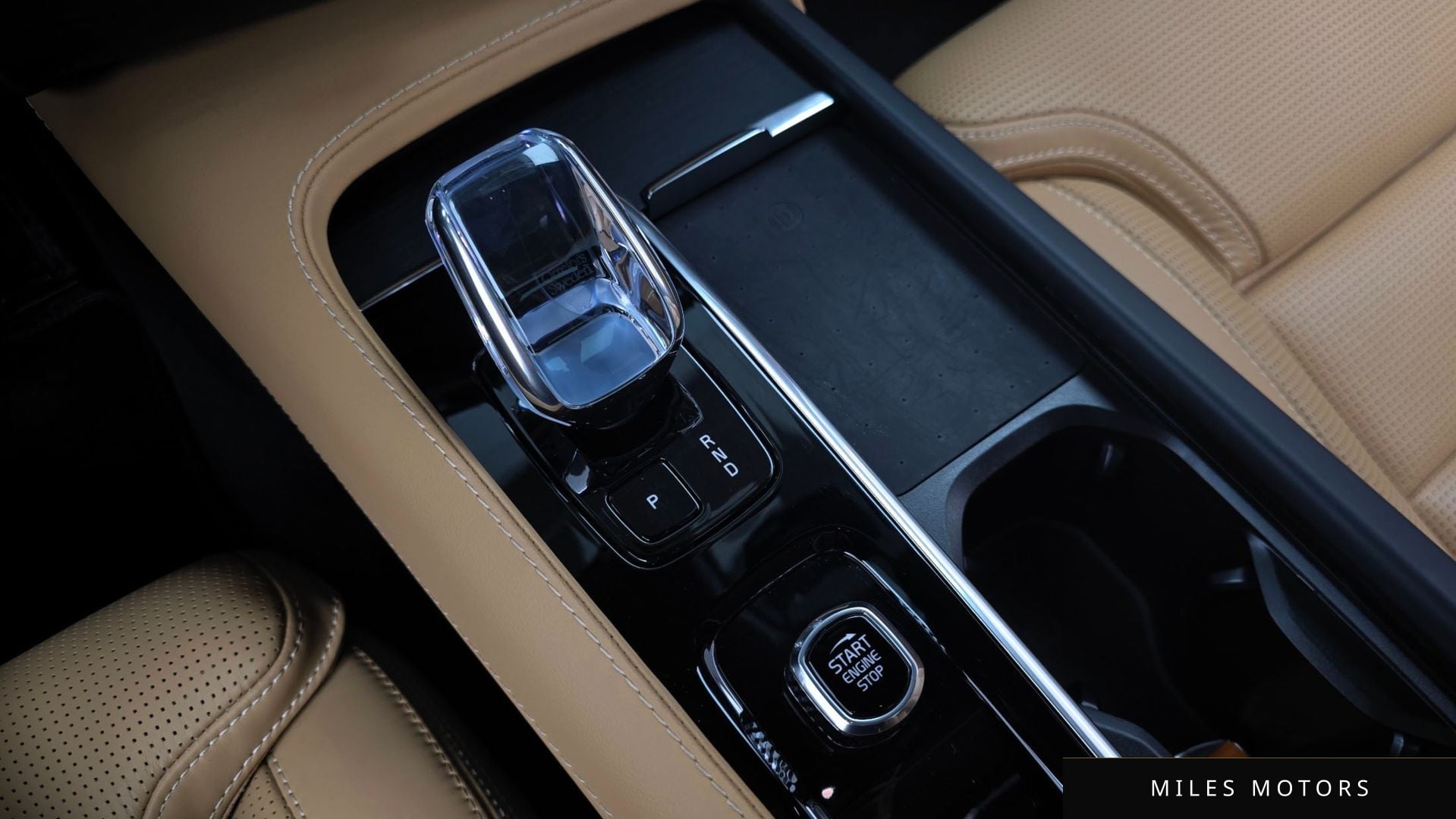 Volvo XC90 2025 — миниатюра 12