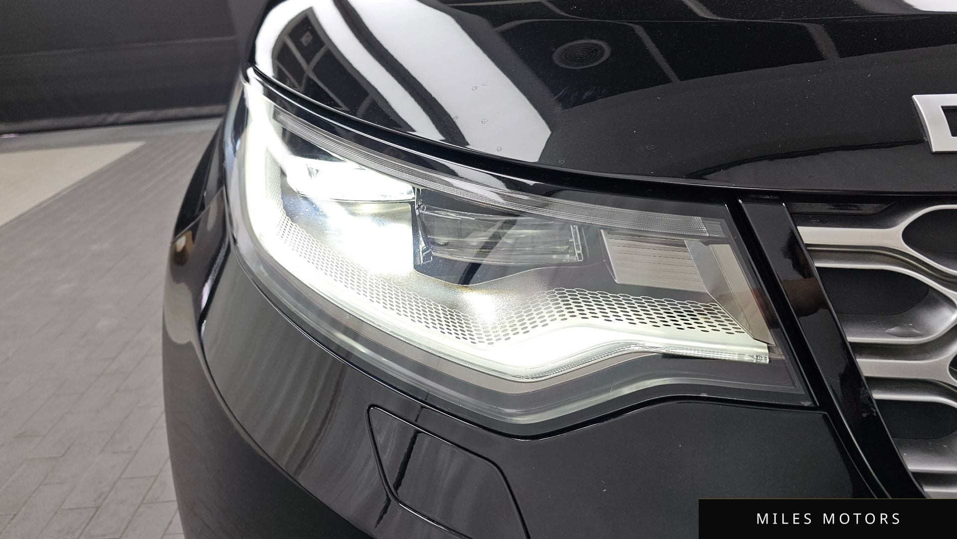 Land Rover Discovery 2022 — миниатюра 8