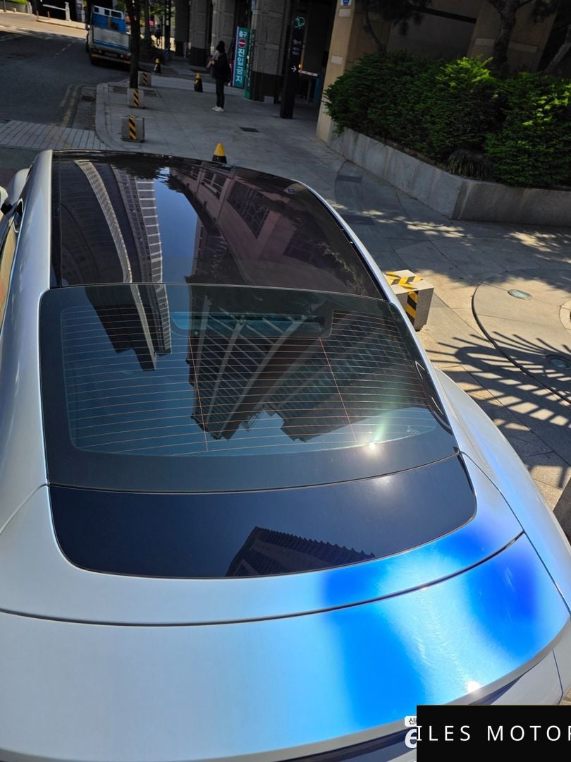 Porsche Taycan 2021 — миниатюра 7