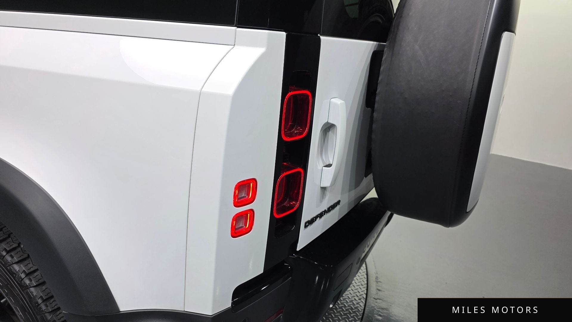 Land Rover Defender 2022 — миниатюра 9