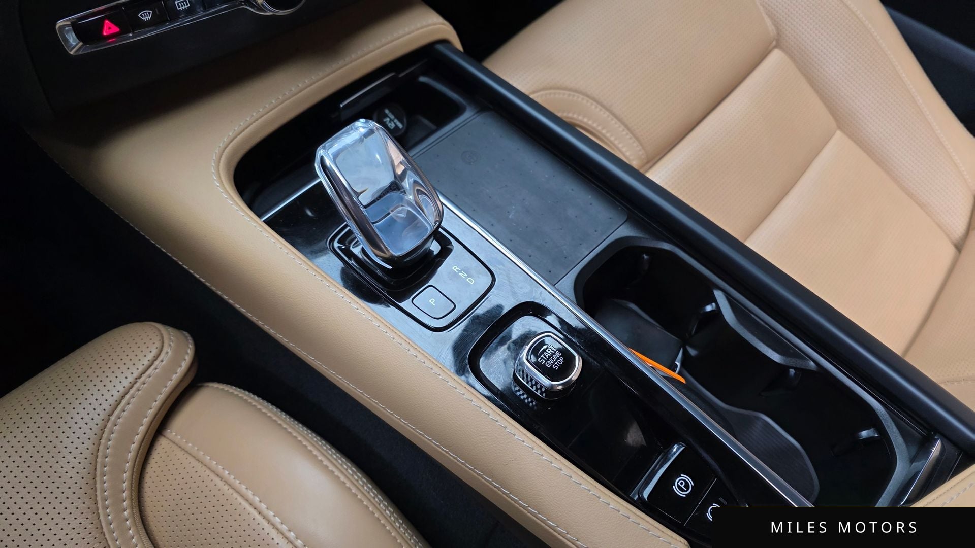 Volvo XC90 2022 — миниатюра 9