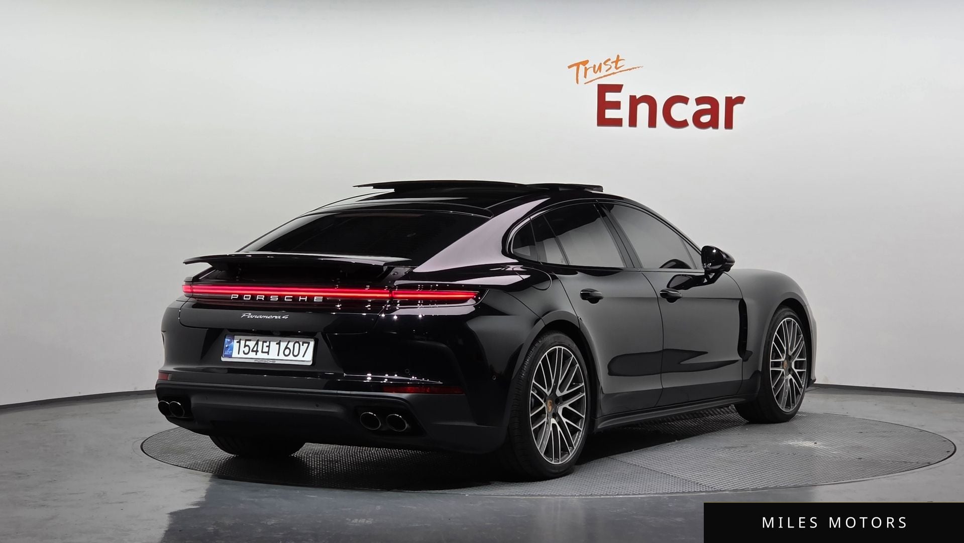 Porsche Panamera 2025 — миниатюра 2