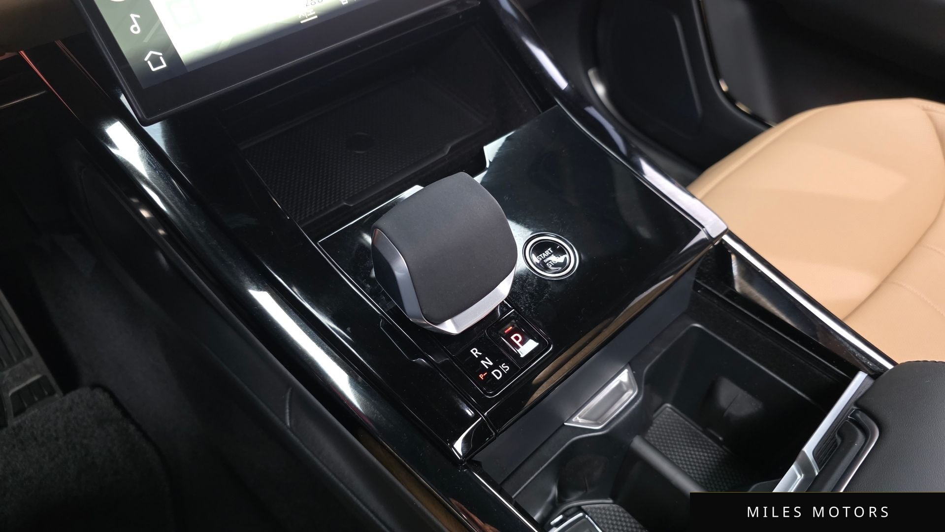Land Rover Range Rover Sport 2025 — миниатюра 12