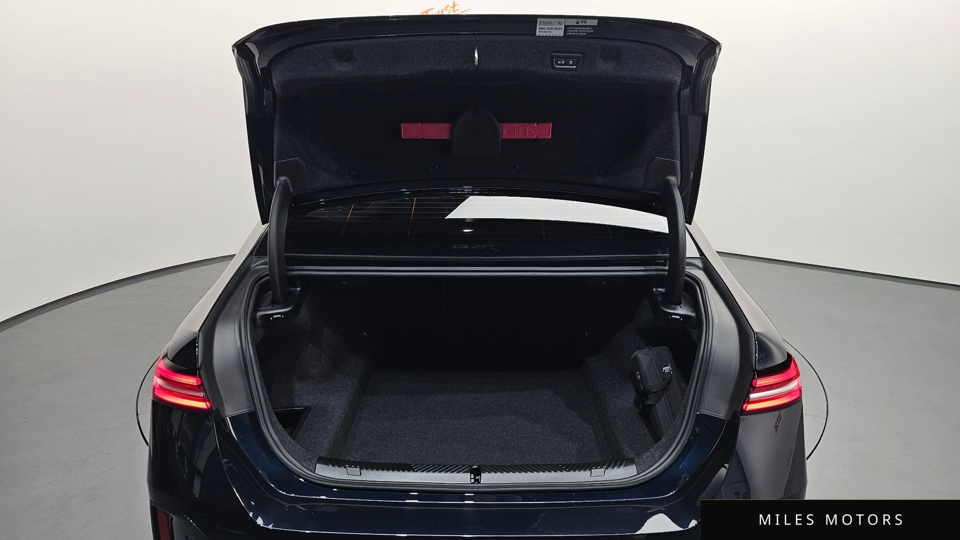 BMW 5 Series (G60) 2025 — миниатюра 24