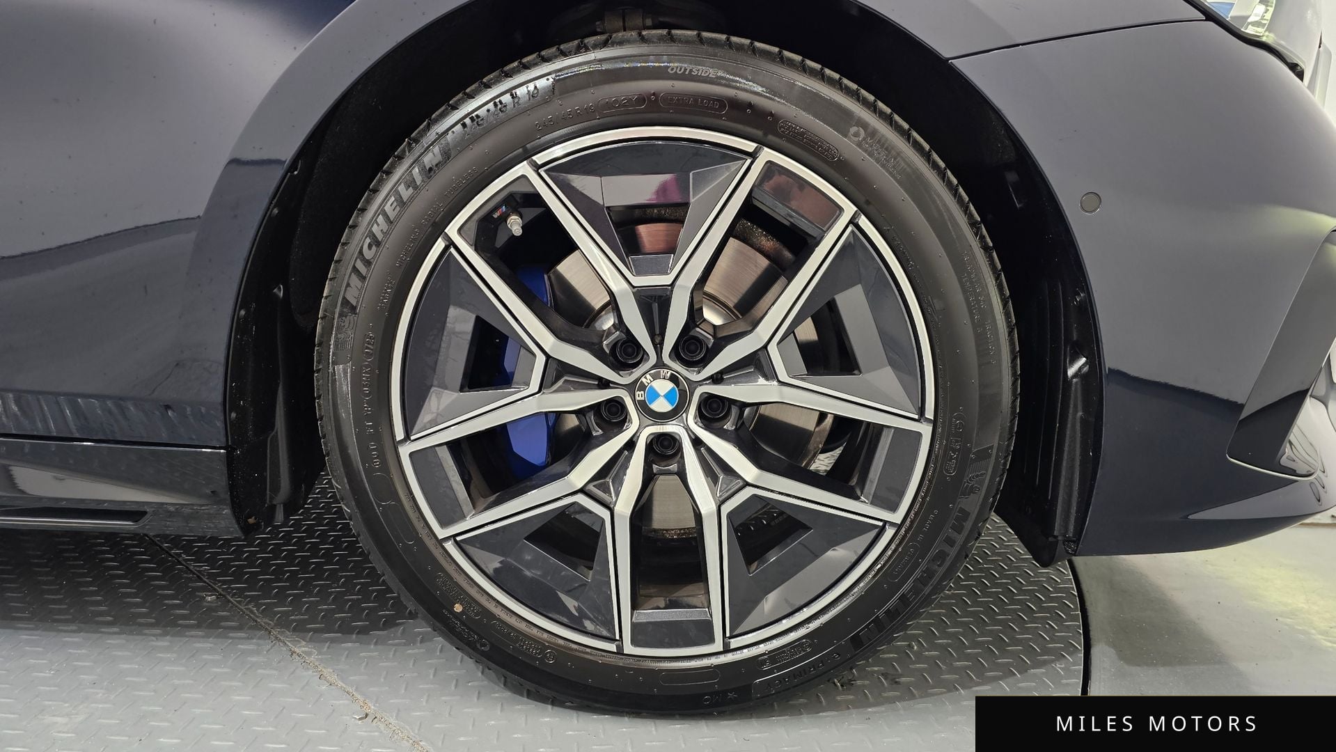 BMW 5 Series (G60) 2025 — миниатюра 7