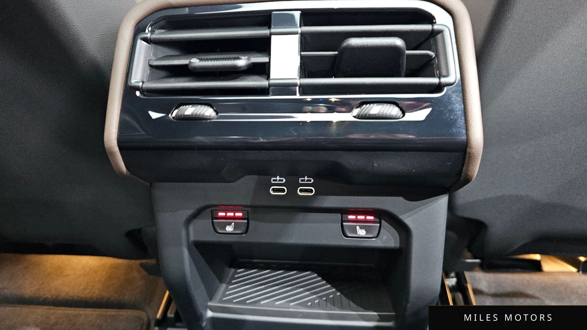 BMW 5 Series (G60) 2025 — миниатюра 32